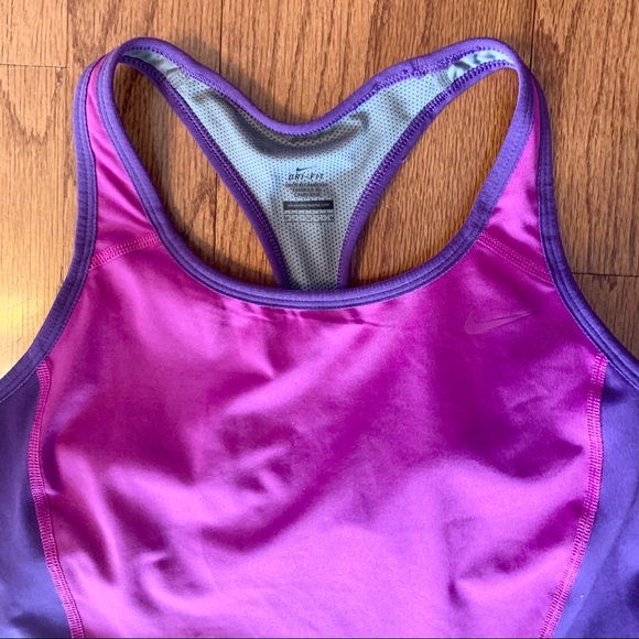 ⭐️Nike Dri-fit Tank Size Medium - Picture 2 of 4